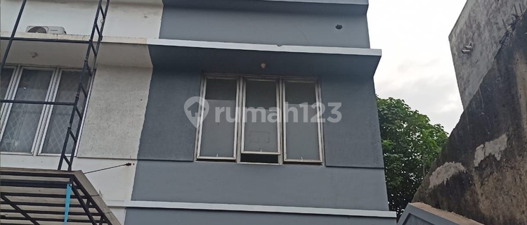 Rent Ciputat 3 Floors 1