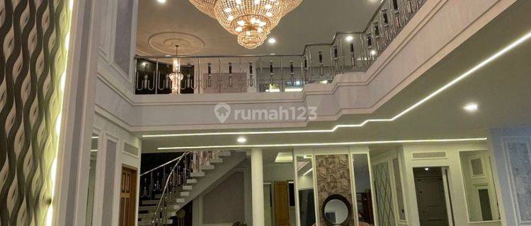  Rumah Semi Furnished Sudah Renovasi SHM - Sertifikat Hak Milik di Gatot Subroto 1