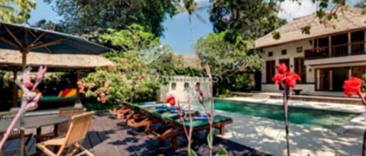 Villa  Rumah Furnished Bagus SHM - Sertifikat Hak Milik di Seminyak 1