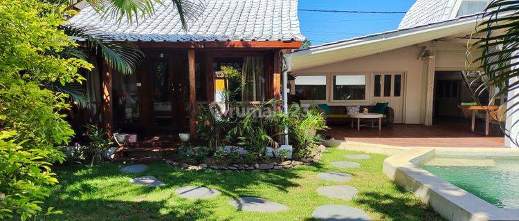 Villa  Rumah Furnished Sewa Tahunan  Bagus SHM - Sertifikat Hak Milik di Seminyak 1