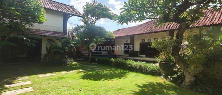 Villa  Furnished Rumah Bagus SHM - Sertifikat Hak Milik di Sanur Kaja 1