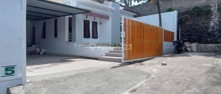  Rumah Unfurnished Bagus SHM - Sertifikat Hak Milik di Gatot Subroto 1