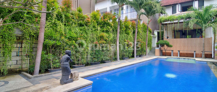  Rumah Villa  4 Lantai Furnished Bagus SHM - Sertifikat Hak Milik di Canggu 1