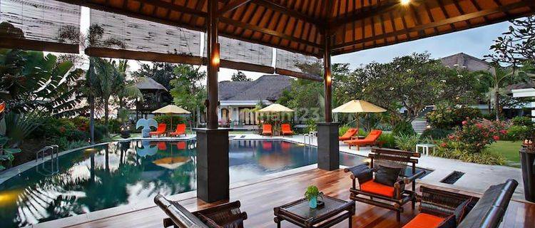 Luxury Villa  Furnished Bagus SHM - Sertifikat Hak Milik di Gianyar 1