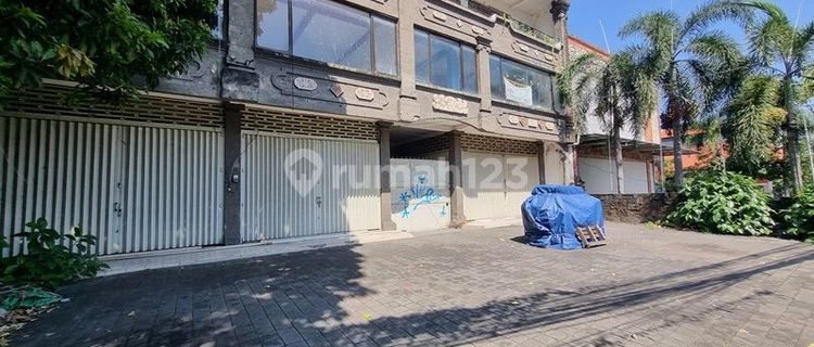 BEAUTIFUL LOCATION!! FOR SALE BUILDING BONUS land in West Gatot Subroto, Front of Goemerot 1