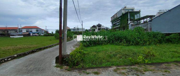 Tanah Pinggir Jalan Dekat Dari Pantai Batu Mejan Canggu, Bali 1