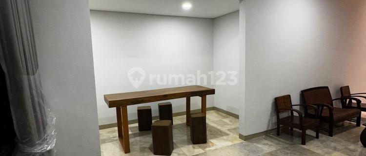 For Rent: Beautiful House, Freehold, Land 279m2/Building 300m2, Kemang, South Jakarta //09.25 1