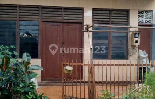Affordable Two-Story Move-In Ready House in Central Semarang A5173 1