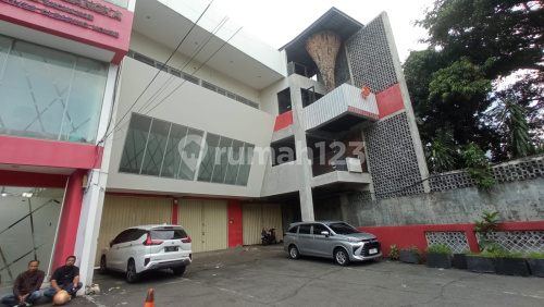 Three-Storey Ready-to-Use Shop House Strategically Located in Gajah Mungkur A5070 1
