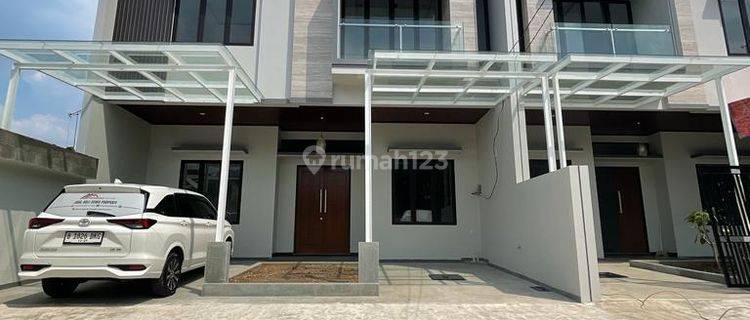 Rumah Baru Modern Minimalis Di Kebayoran Baru, Jaksel 1