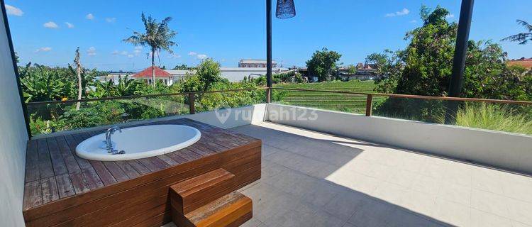 Luxury villa disewakan view sawah tumbak bayuh pererenan 1