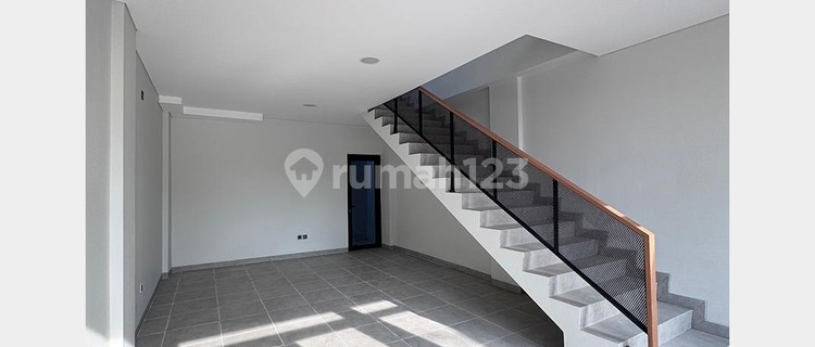 3-Story Row House - Anggrek Loka BSD South Tangerang 1