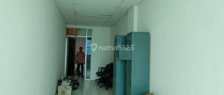 Ruko 4 Lantai Lokasi Strategis Jakarta Pusat  1