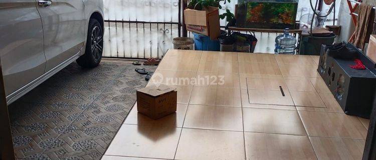 Rumah 3 Kamar Tidur. 2 Kamar Mandi 1