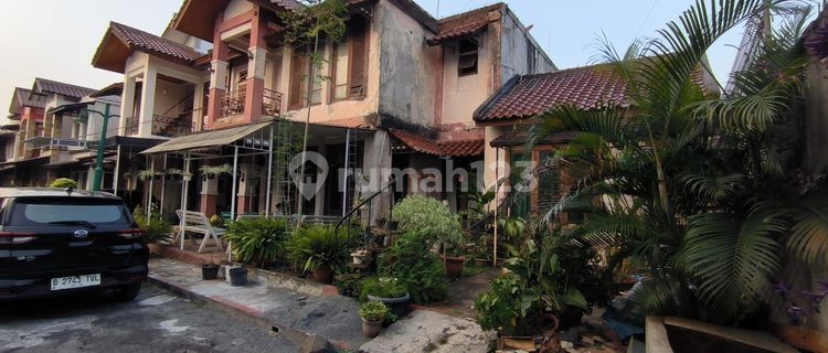 FOR SALE Charming Old House Needs Renovation Near Toll Road in Pasar Minggu 1