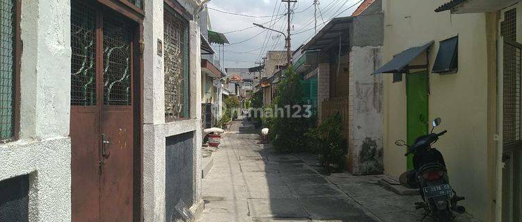 RUMAH FURNISHED DI JL. JAGALAN GG. V SURABAYA BEA.A039 1