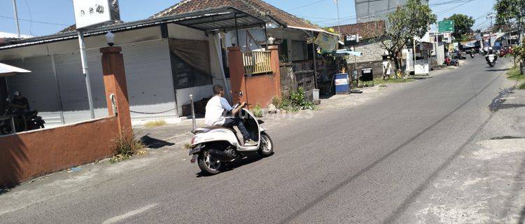 Shophouse in the strategic location of Tukad Buaji Sesetan, South Denpasar 1