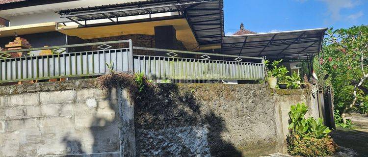 Rumah Teduh Lingkungan Tenang Dekat Tanah Lot 1