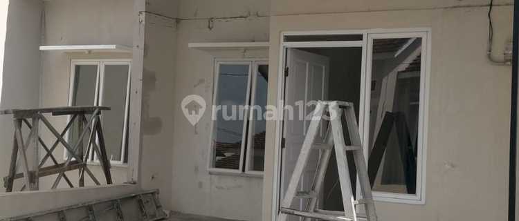 Dijual Murah Rumah Siap Huni 2 Kamar Tidur SHM Strategis Bebas Banjir Dekat Pintu Tol Desari di Sawangan Depok 1