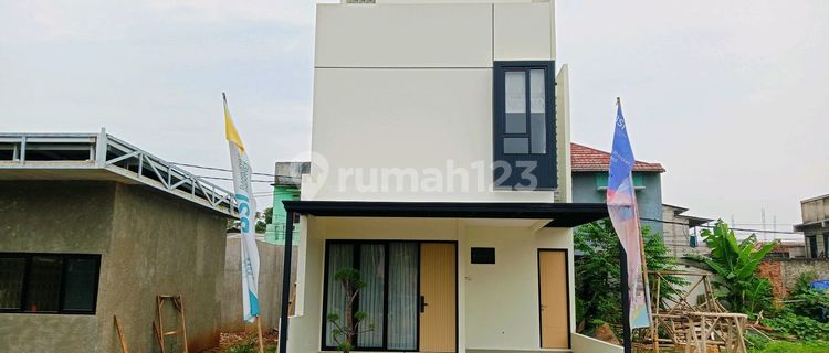 3-Story Flood-Free House for Sale Near Mrt Station in Cirendeu, South Tangerang 1
