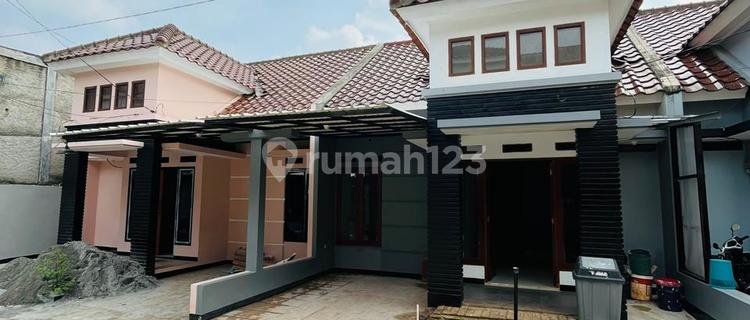 Dijual Murah Rumah Bergaya Moderen Bebas Banjir Dekat Pintu Tol Desari Di Pancoran Mas Depok  1