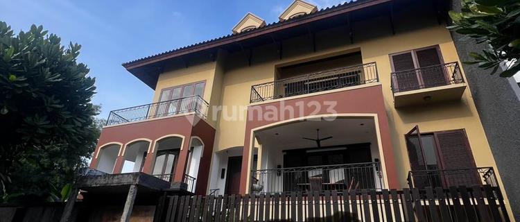 Dijual Rumah 3,5 lantai Cluster Walet Pantai Indah Kapuk SHM 1