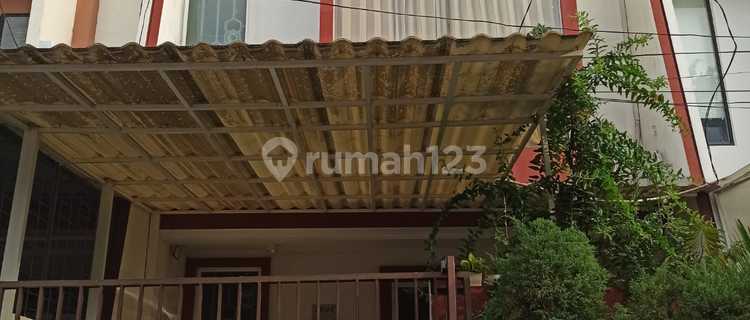 Dijual Rumah 3 Lantai di Green Ville Jakarta Barat SHM 1