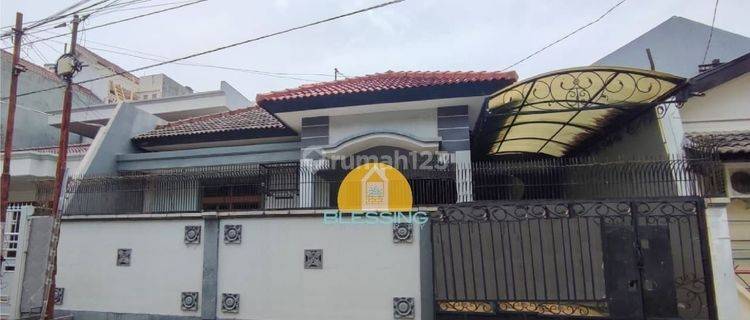 Rumah Tengah Kota 1,5 Lantai di Brumbungan Min 2 Thn 1