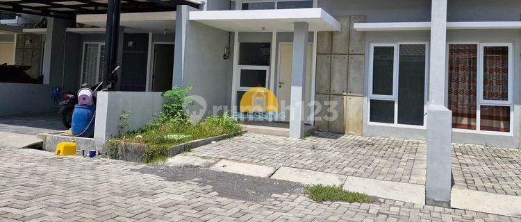 Minimalist New House in Plamongan Indah, Pedurungan 1