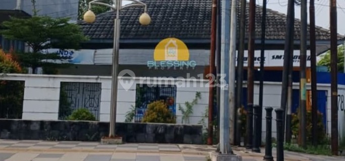 Rumah Strategis Siap Huni di jalan Besar Indraprasata 1