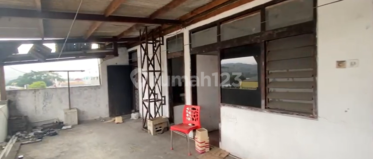 Two-Story Shop House Very Strategic And Busy In The Center Of Kuningan City 1