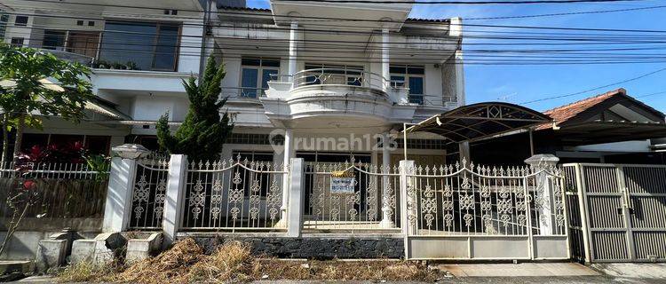 Rumah siap huni di Taman Holis Indah 1 1