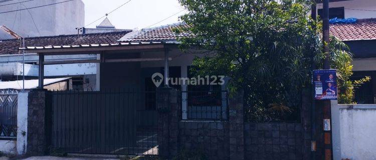 Rumah Bagus Terawat Super Nyaman di Ciateul 1