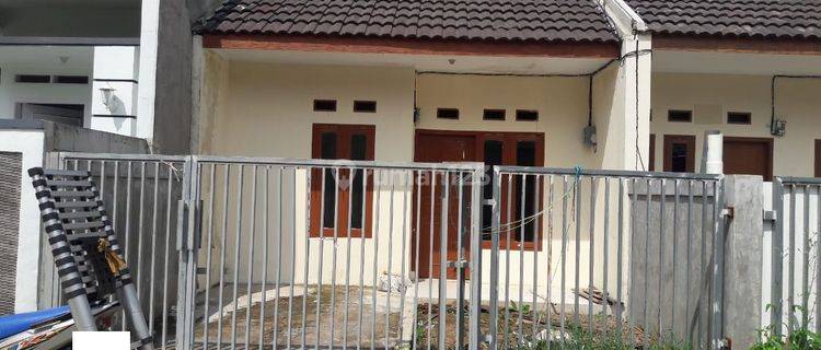 Rumah Minimalis Bangunan Terawat di Rancamanyar Indah 1