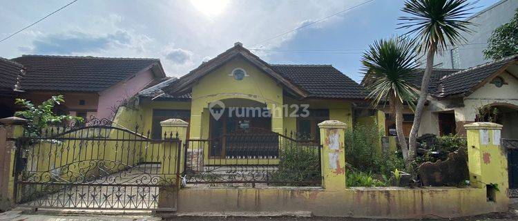 Rumah Strategis Dekat Ke Jalan Utama di Permata Kopo 1