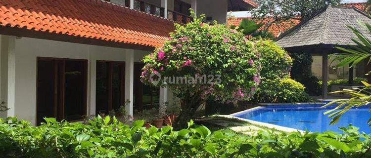 Villa for quick sale in Jimbaran Goagong, Bali 1