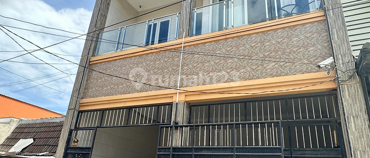 Rumah Gandeng Depan Belakang, Furnished, Full Renov 1