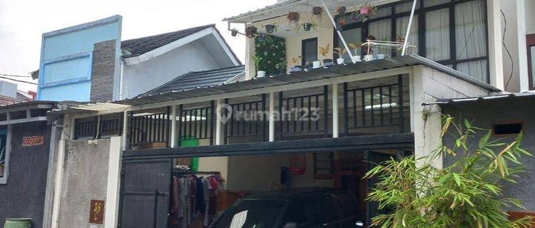 Rumah 2 Lantai Furnished di Jalan Bulak Wangi 3 , Tangerang 1