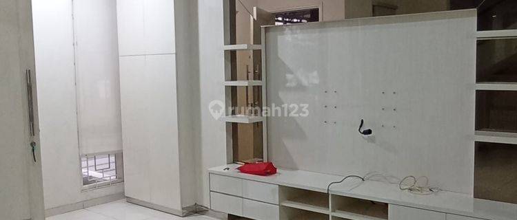 Dijual Rumah Furnished Rapi Siap Huni di Leora, Alam Sutera 1