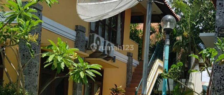 Dijual Rumah Cantik Minimalis 2 Lantai di Kuta 1