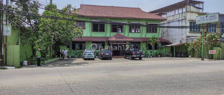 Restoran Furnished strategis pinggir jalan raya exit tol Rancamaya Ciawi 1