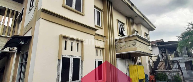 Ready-to-Use Shophouses and Homes and Business on Hm Suwigyo Street, Pontianak 1