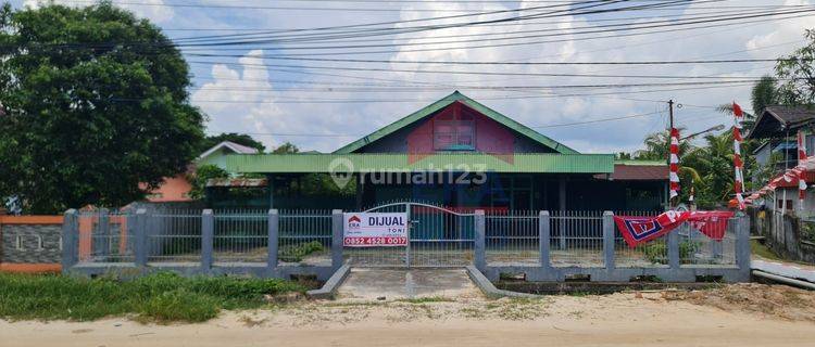 Rumah Tepi Jalan Besar Bambang Ismoyo, Kota Singkawang 1