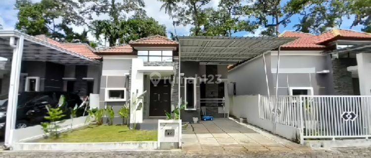 Rumah Semi Furnished D Kinan Res Ujung Pandang, Pontianak  1