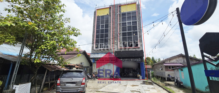 Corner Shop on Tanjung Raya 2 Road, Pontianak 1