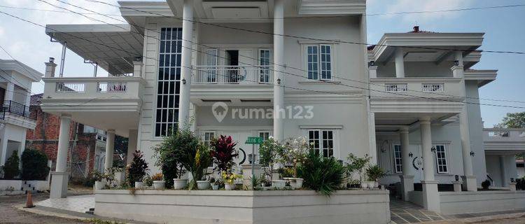 Rumah Mewah Pusat Kota Sukabumi Hook  1