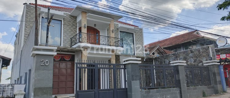 Luxury House in Kadudampit, 3 Floors, Cool, Green, Strategic 1