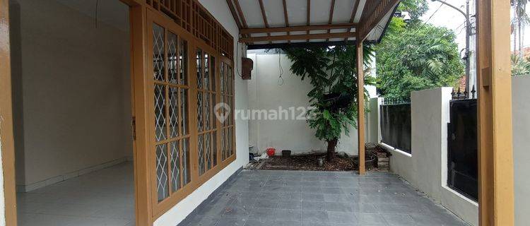Disewakan Rumah Rapih di Pulo Asem Jakarta Timur 1