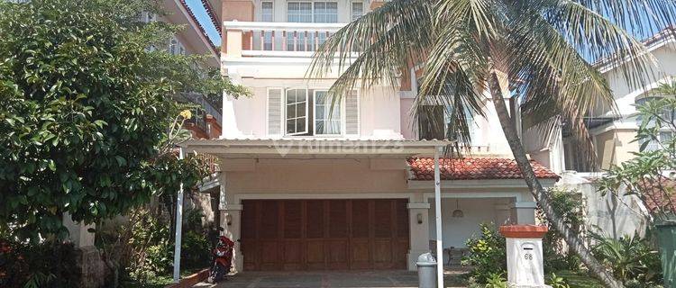 Disewakan Rumah Mediterania dengan Pool Sentul City 1