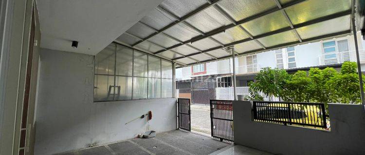 Dijual Hunian Nyaman dan Terawat Siap Huni Lokasi Sangat Strategis di Taman Kopo Indah 3, Bandung 1